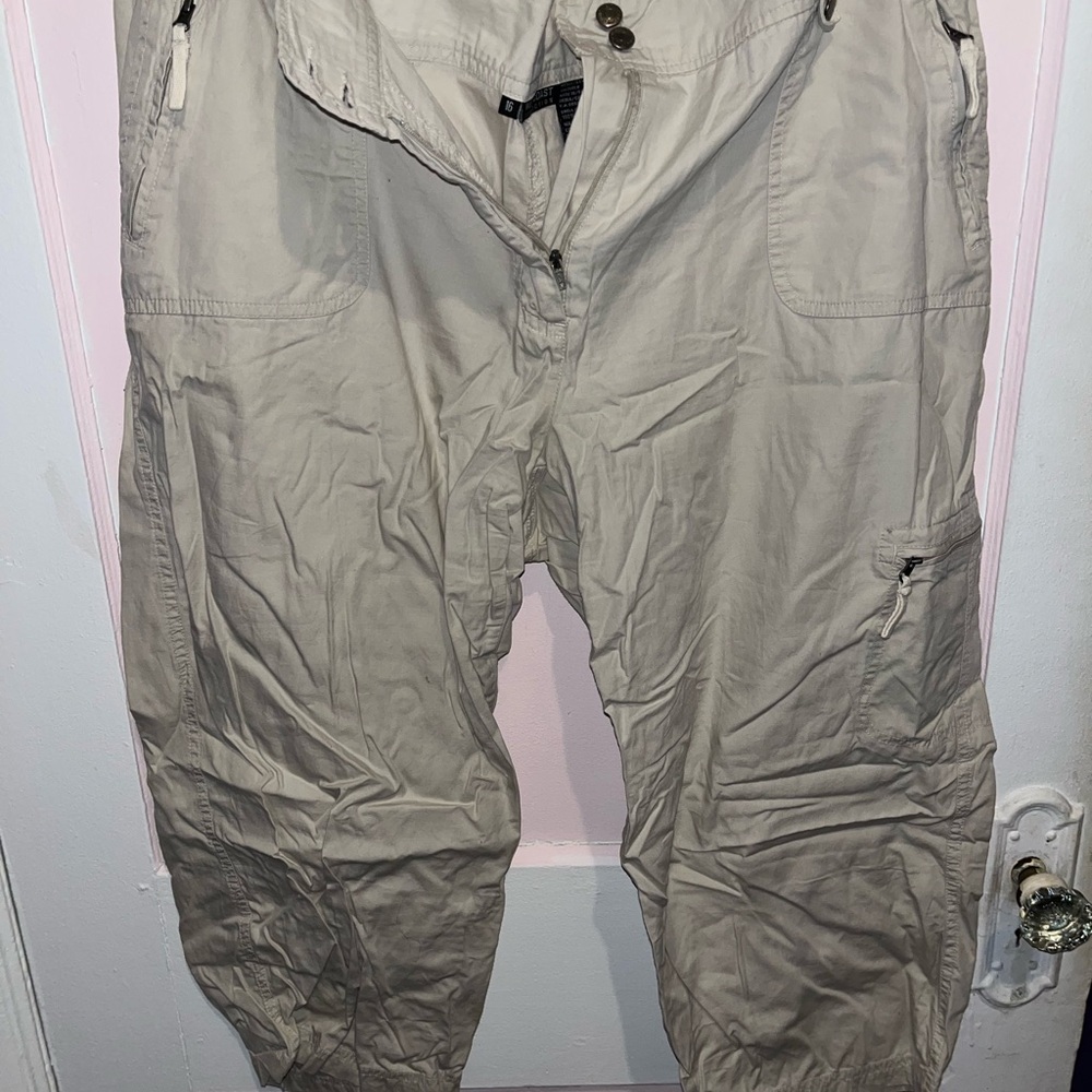 Women's Casual Beige Capris